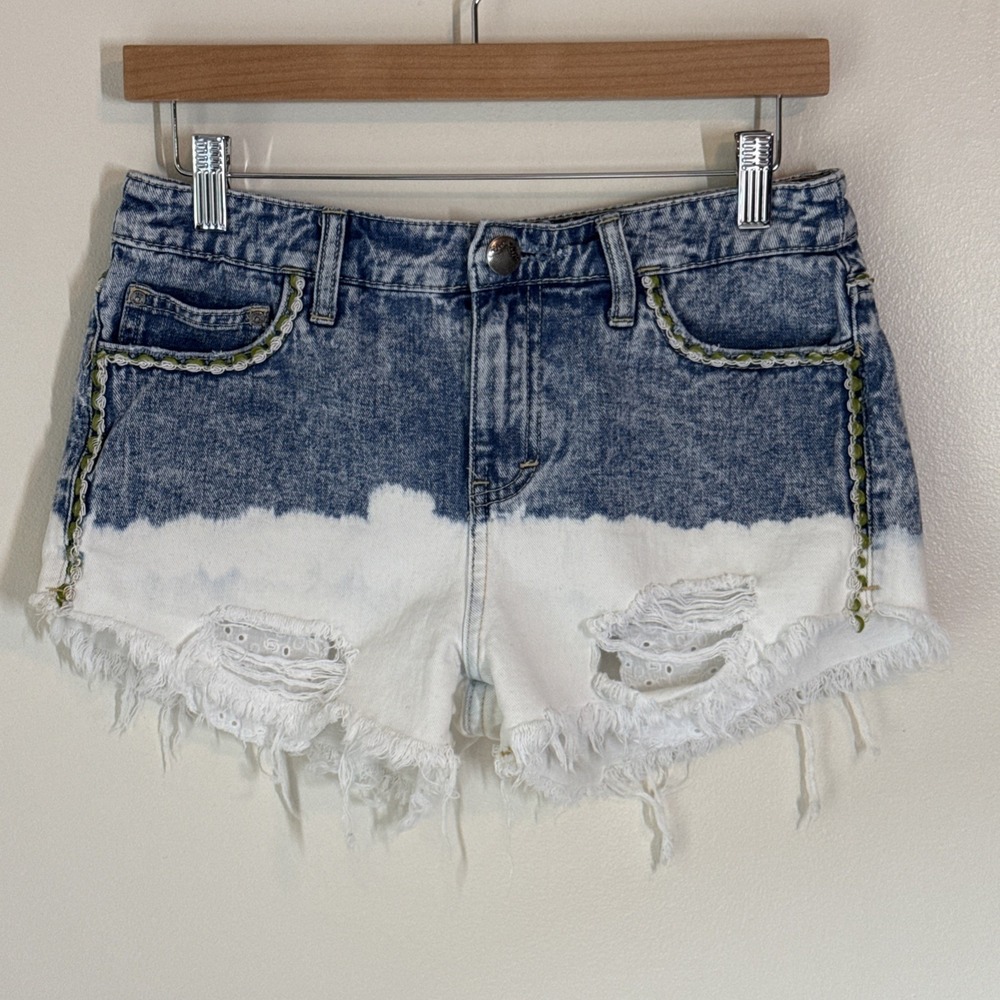Free People Low Tide Dip Dye Bleached‎ Embroidered Jean Shorts Size 26 READ